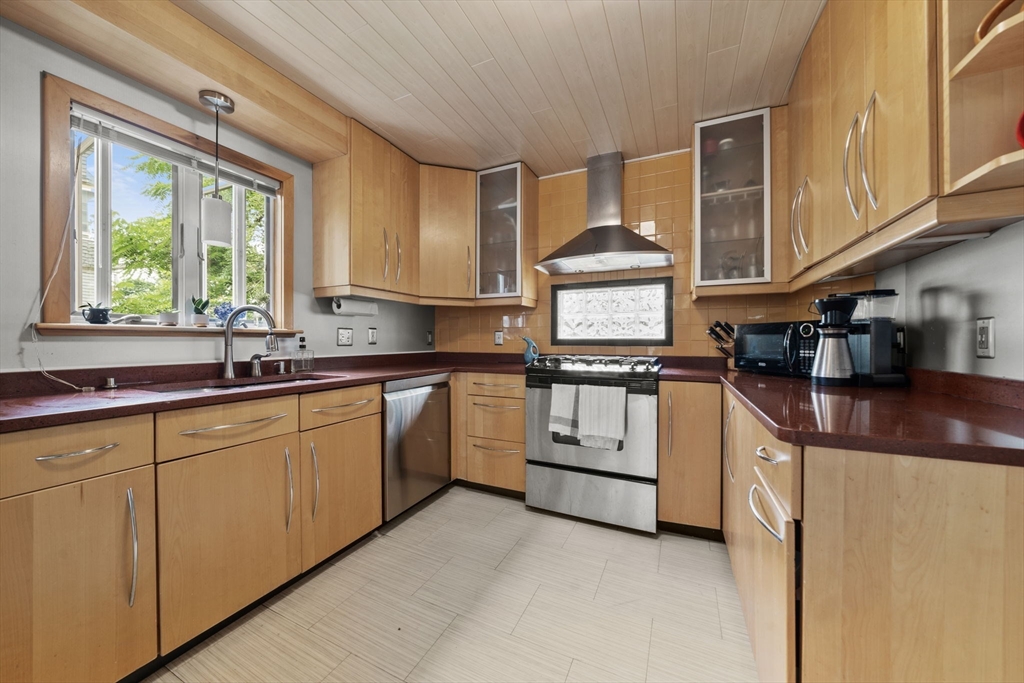 25 Maple Ave. Property Photo 10