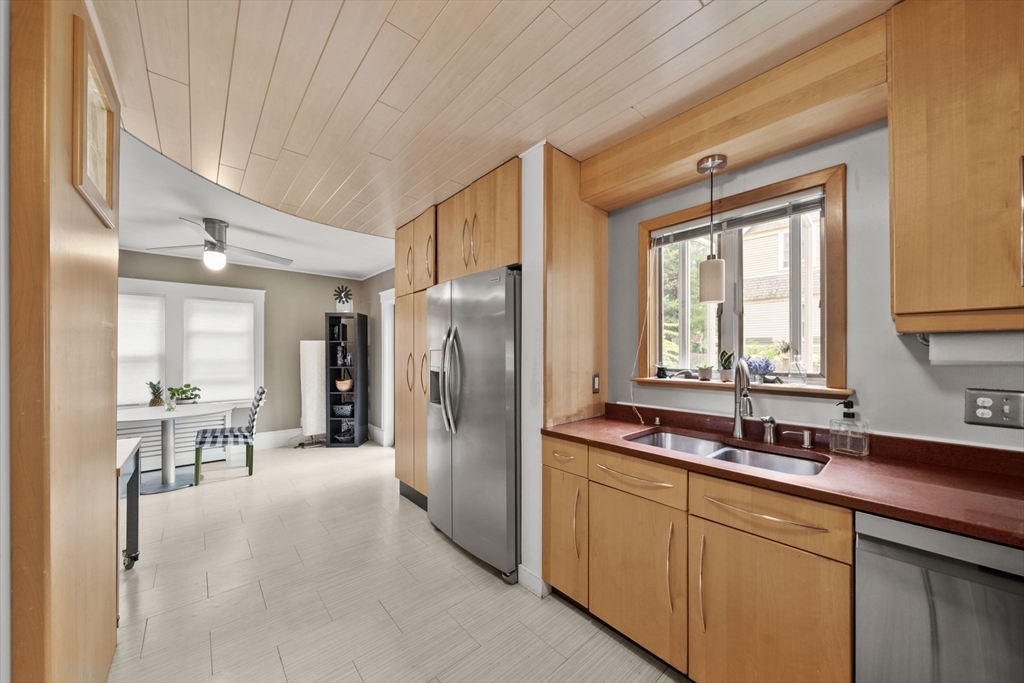 25 Maple Ave. Property Photo 12