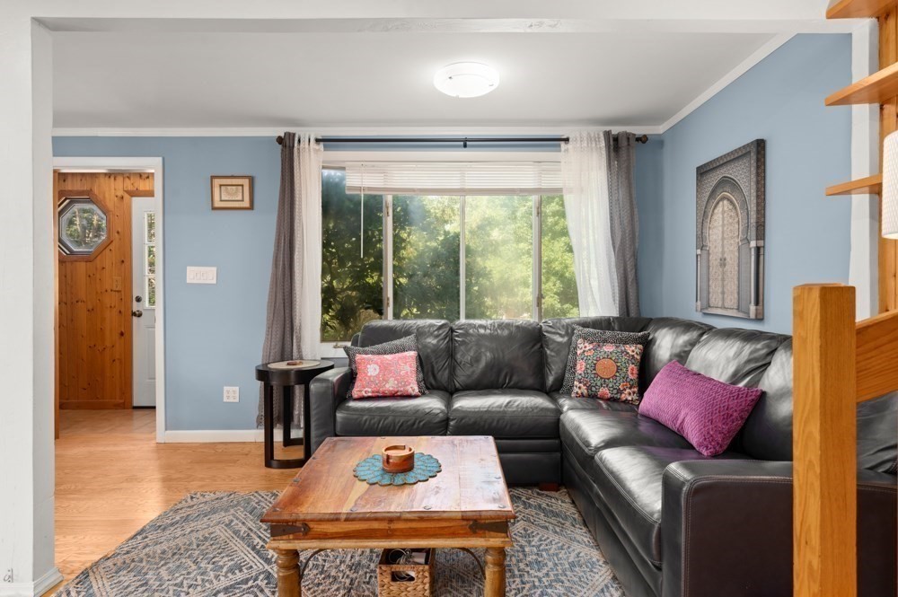25 Ledge Street Property Photo 6
