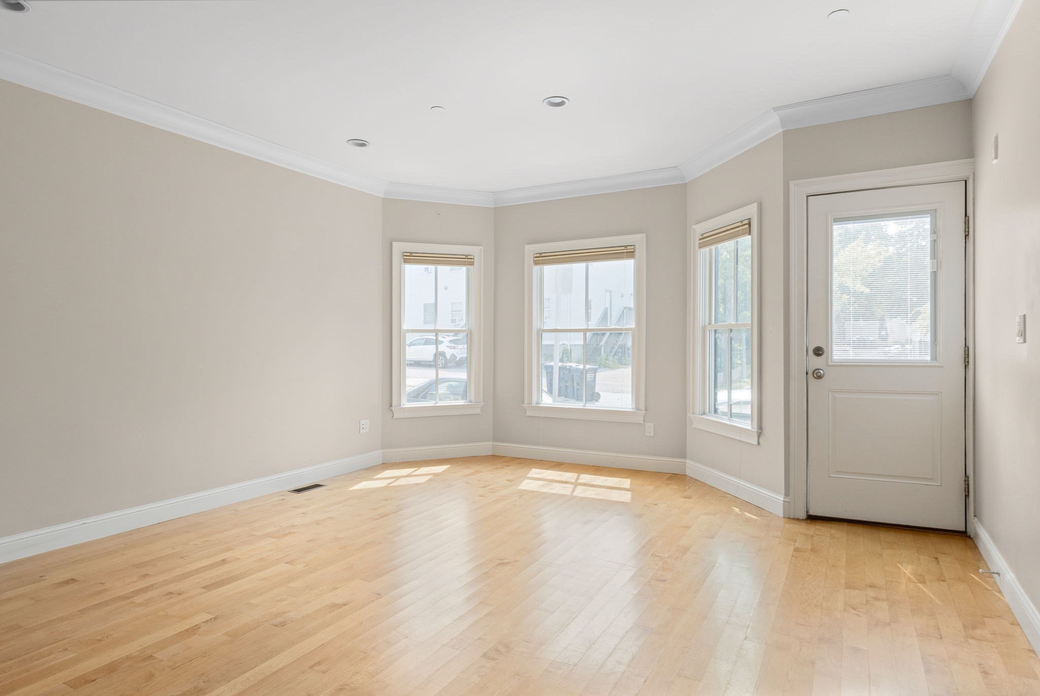 9 Sheridan # 1 Property Photo 3