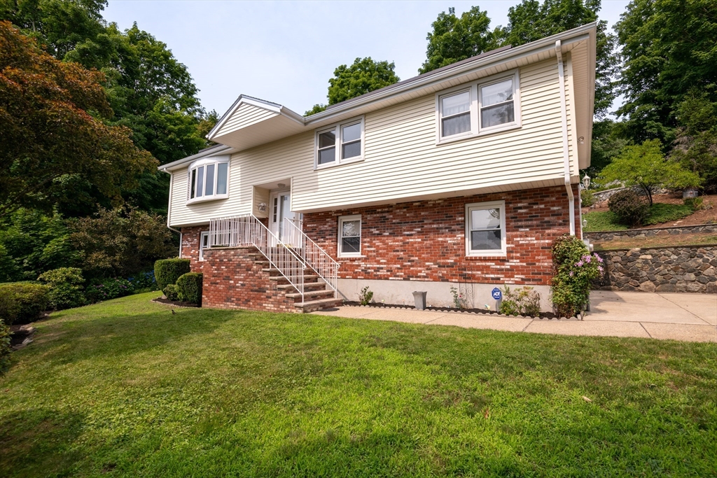 8 Patrick Circle Property Photo 1
