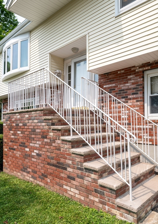 8 Patrick Circle Property Photo 3