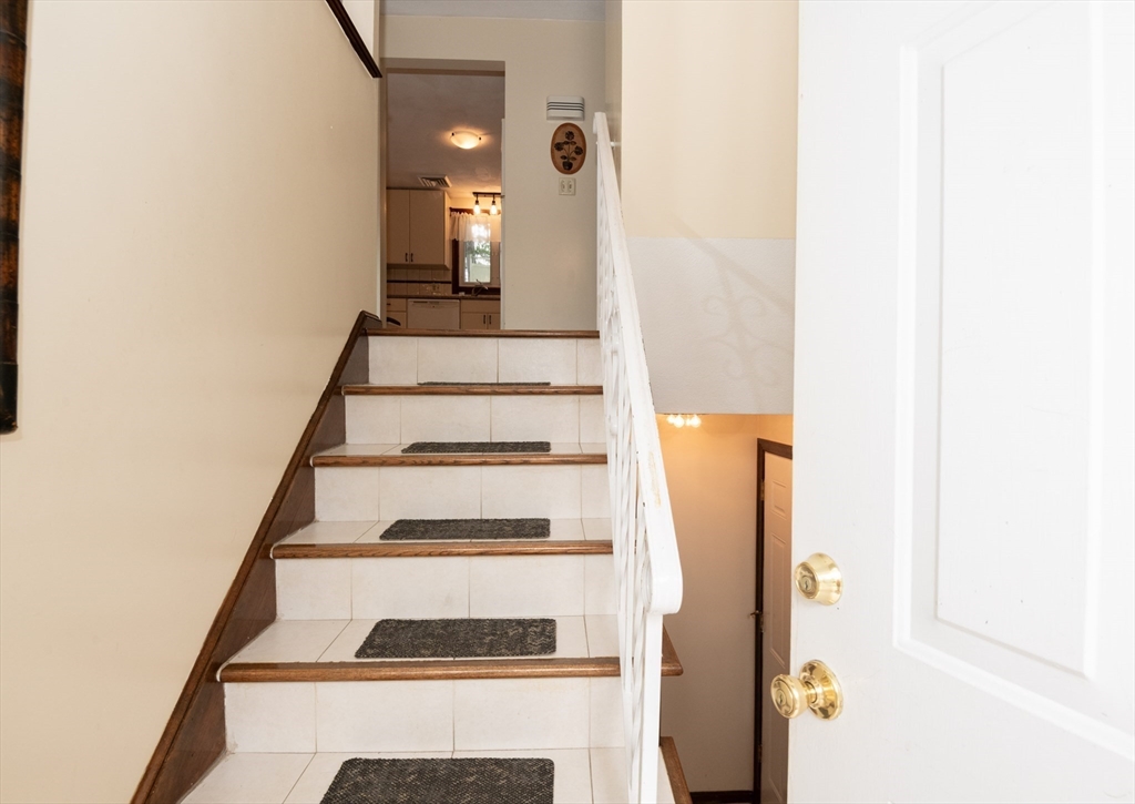 8 Patrick Circle Property Photo 4