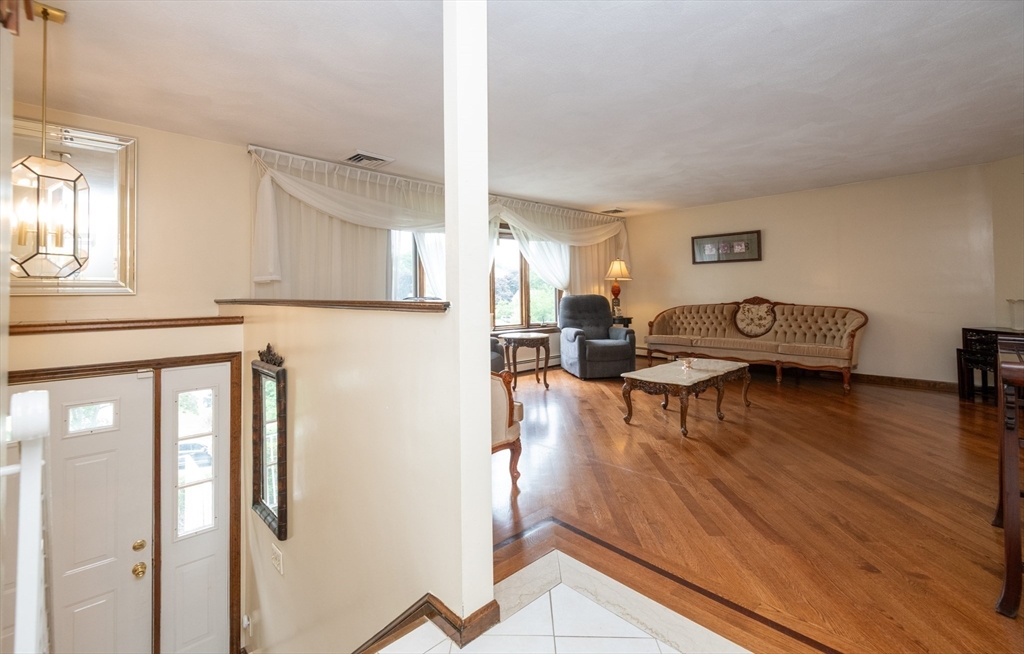 8 Patrick Circle Property Photo 6