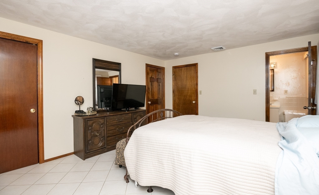8 Patrick Circle Property Photo 20