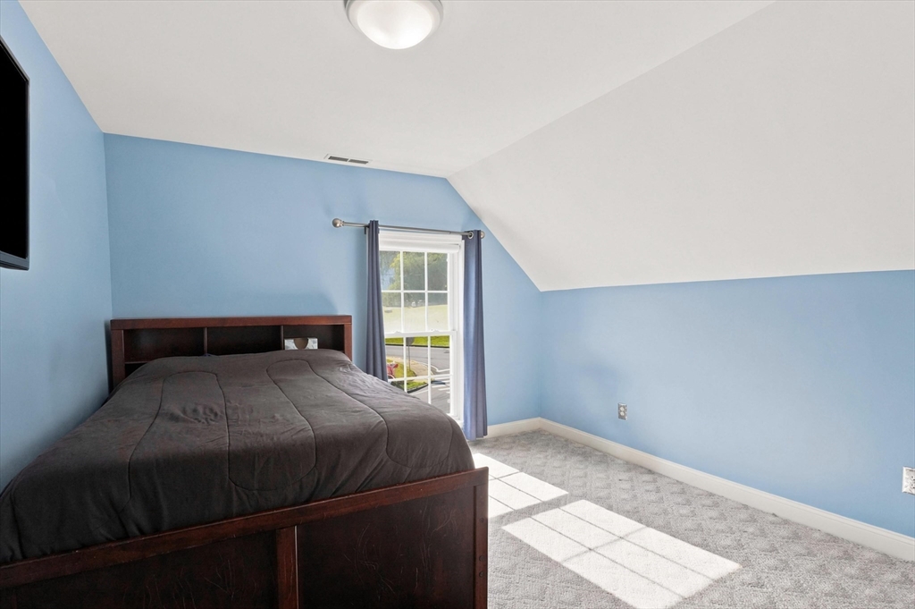 35 Elm Park Property Photo 28