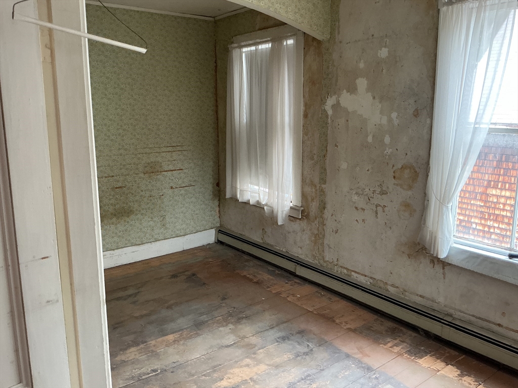 13 Pearl St Property Photo 7