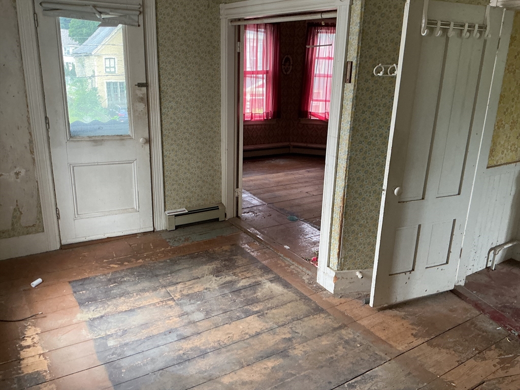 13 Pearl St Property Photo 9