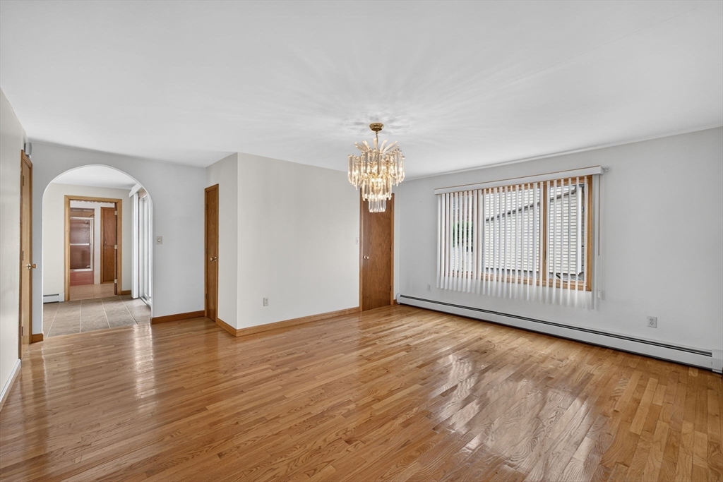 31 Oregon St Property Photo 5