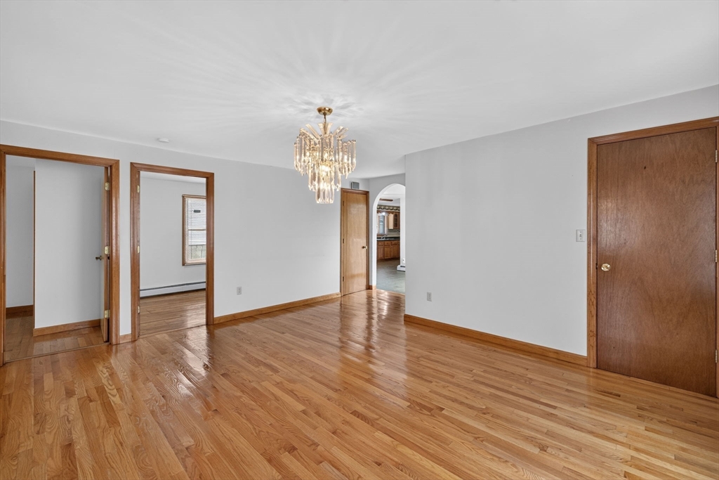 31 Oregon St Property Photo 6