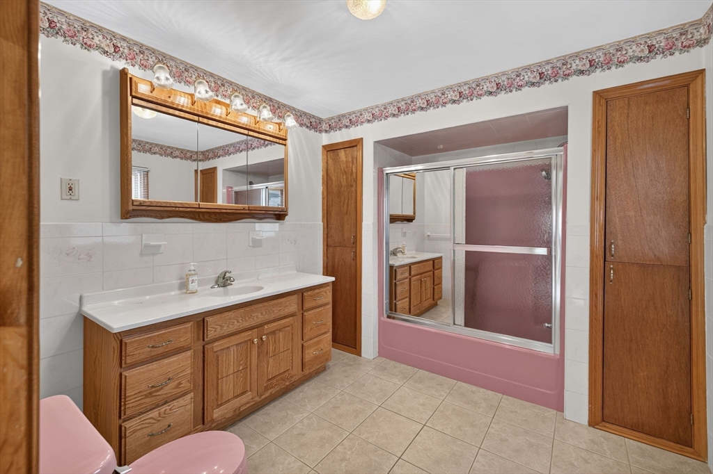 31 Oregon St Property Photo 13