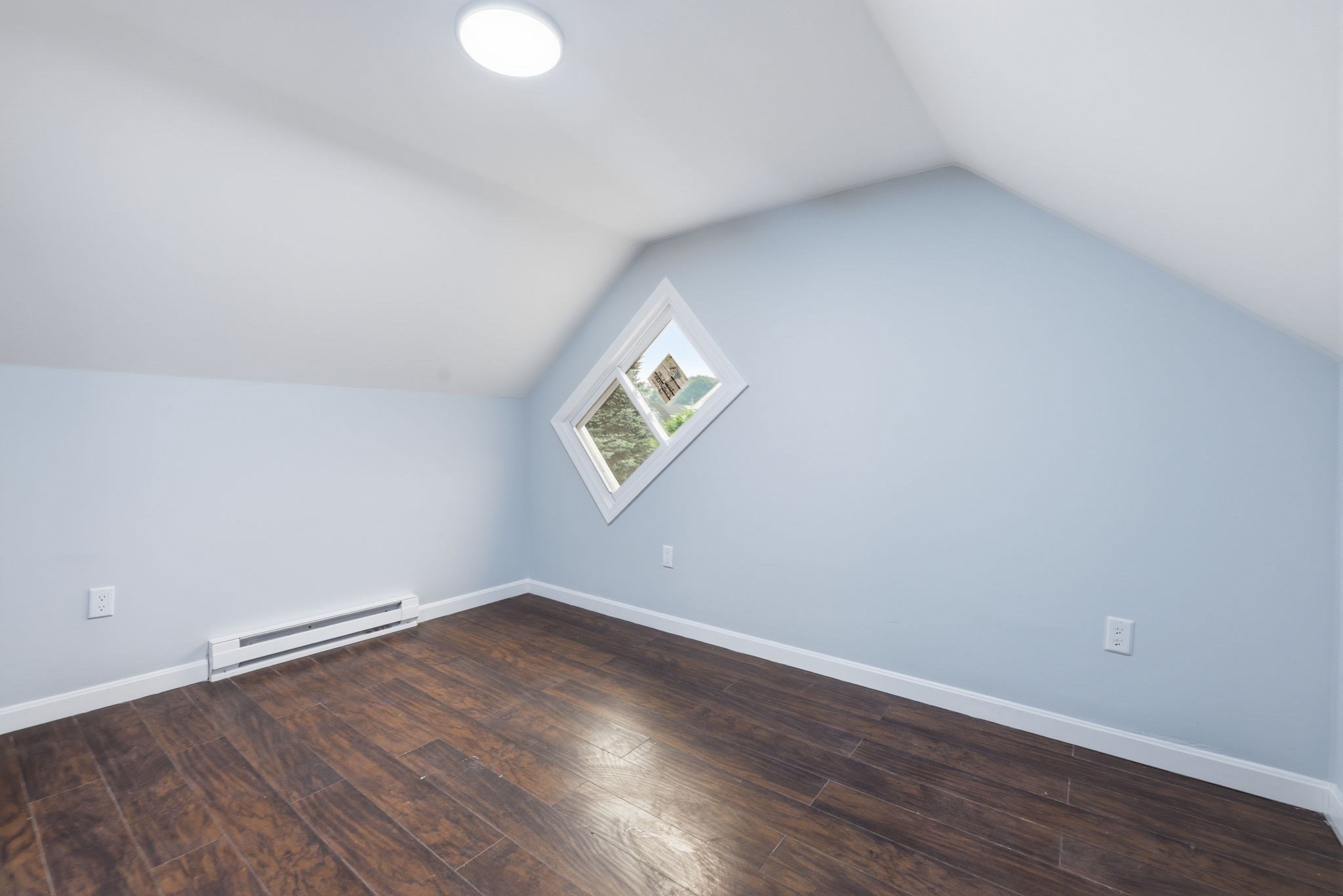 14 Cutler St Property Photo 27