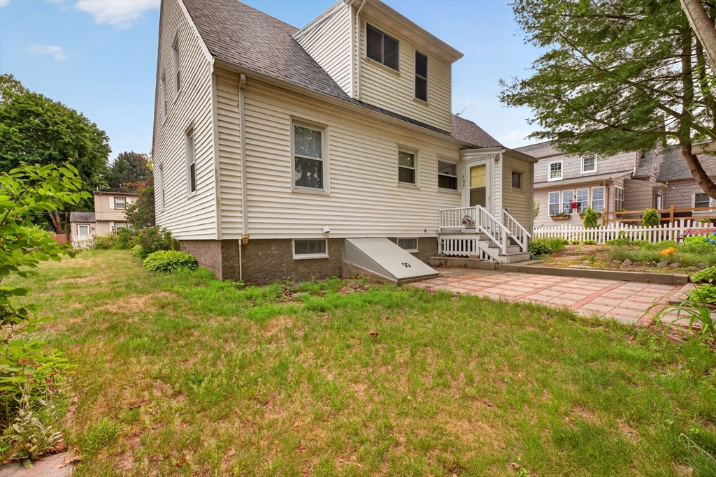 414 Archer St Property Photo 3