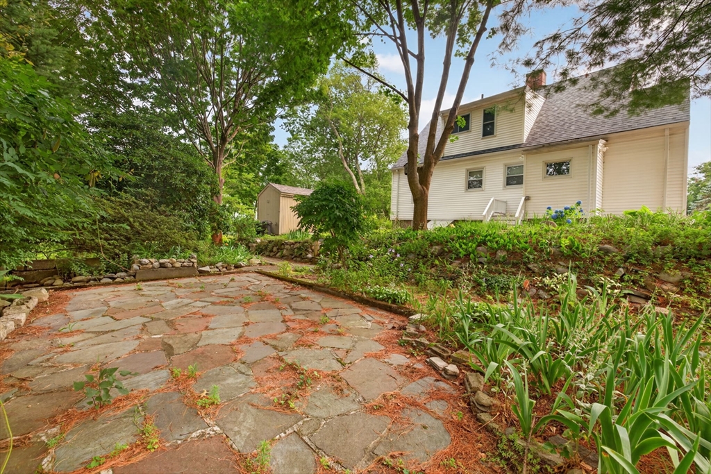 414 Archer St Property Photo 7