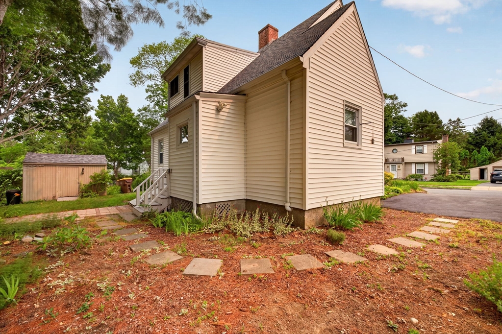 414 Archer St Property Photo 10