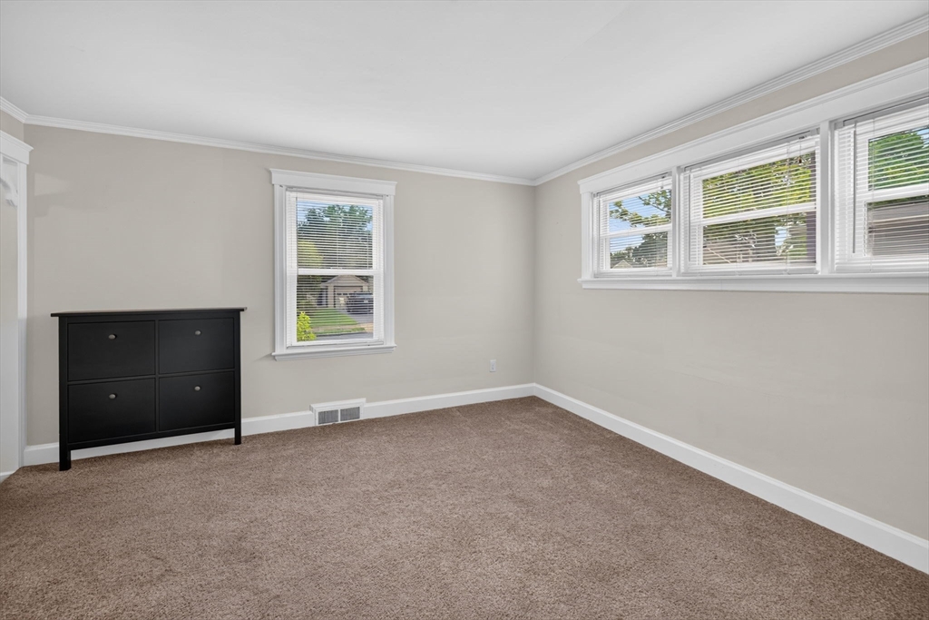 414 Archer St Property Photo 12
