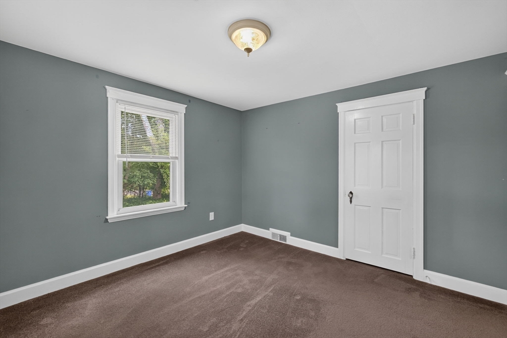 414 Archer St Property Photo 21