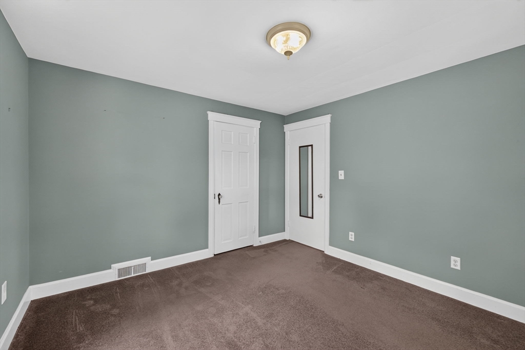 414 Archer St Property Photo 22