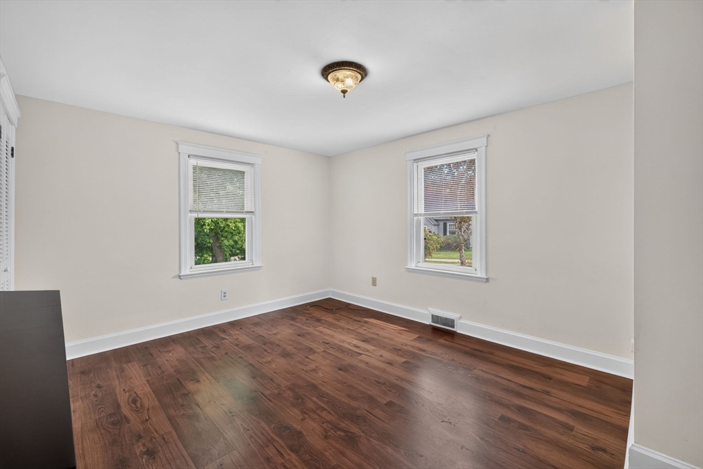 414 Archer St Property Photo 23