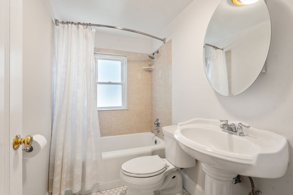 32 Grosvenor Rd Property Photo 12