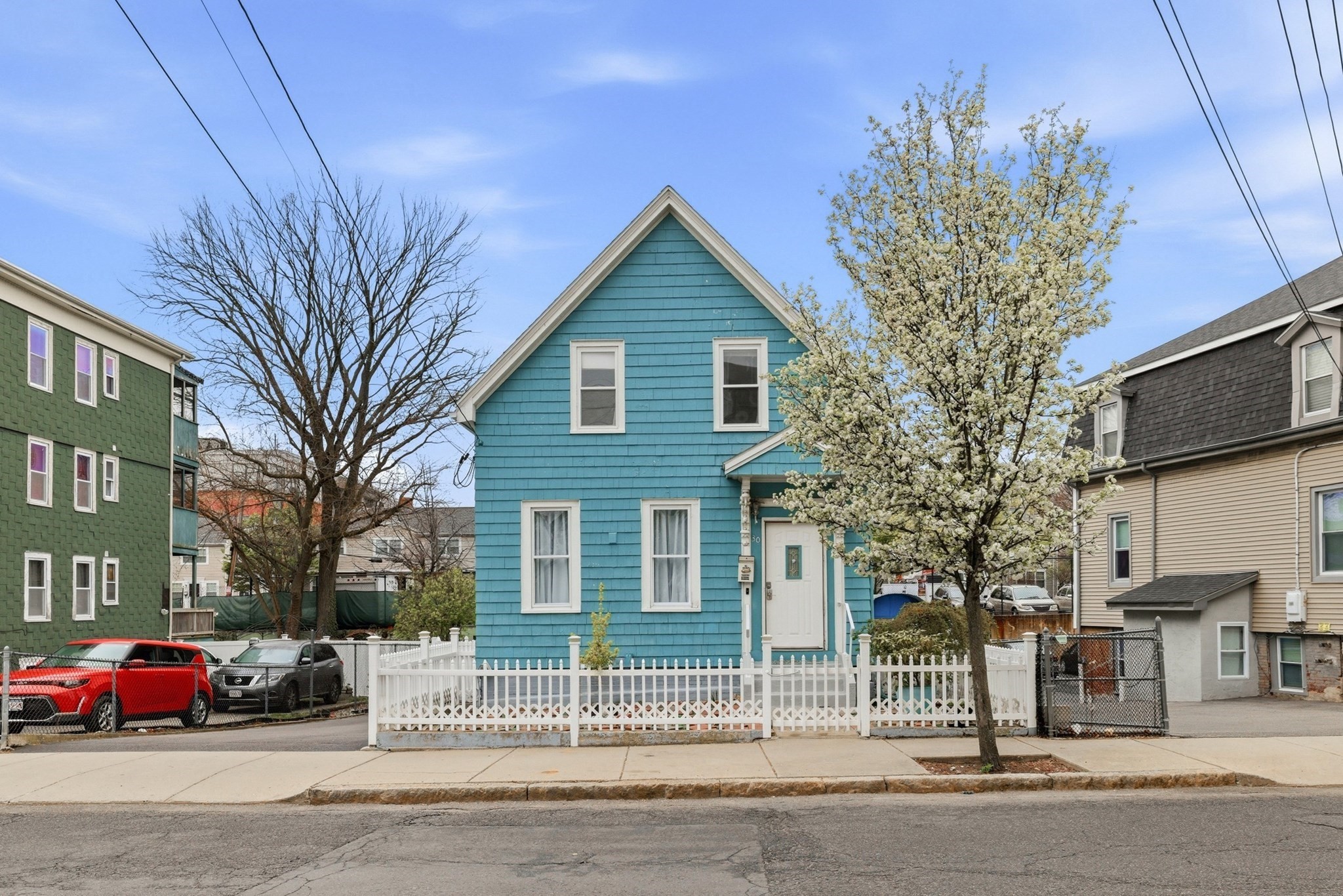 30 Woodlawn St Property Photo 1