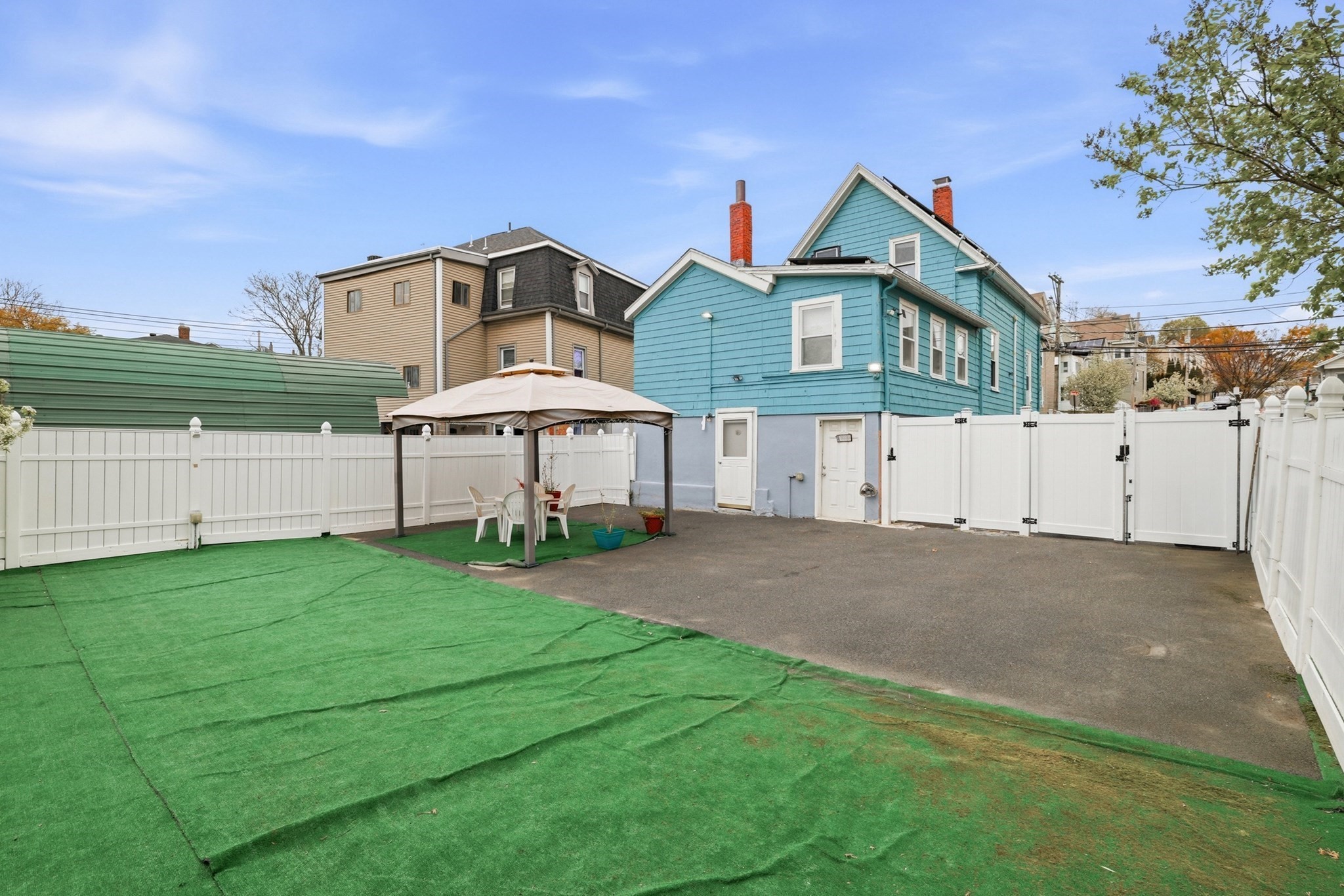 30 Woodlawn St Property Photo 10
