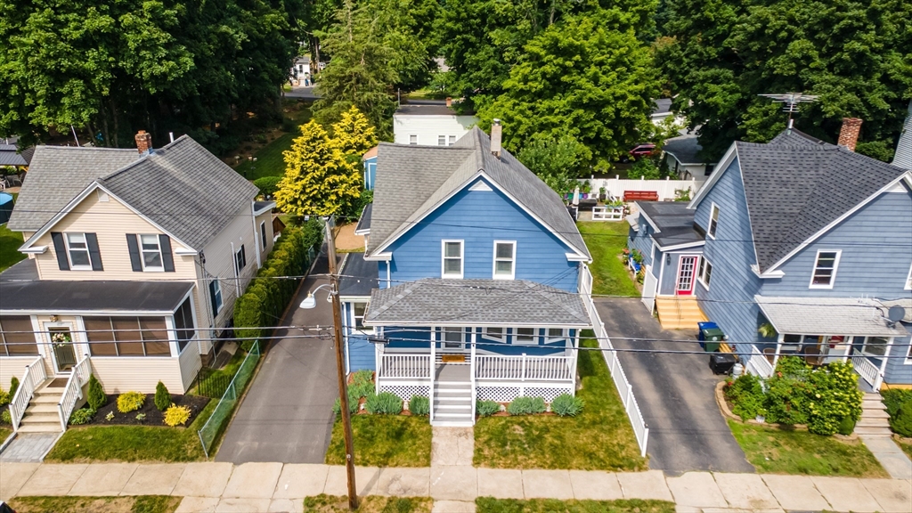 176 Hall St Property Photo 3