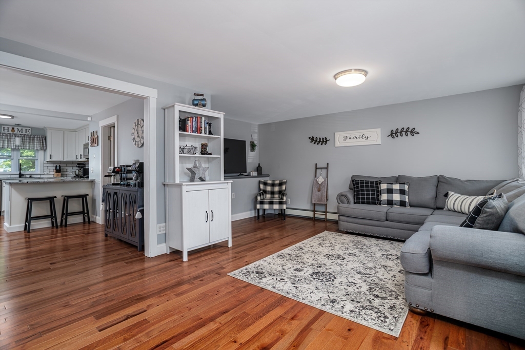 176 Hall St Property Photo 12