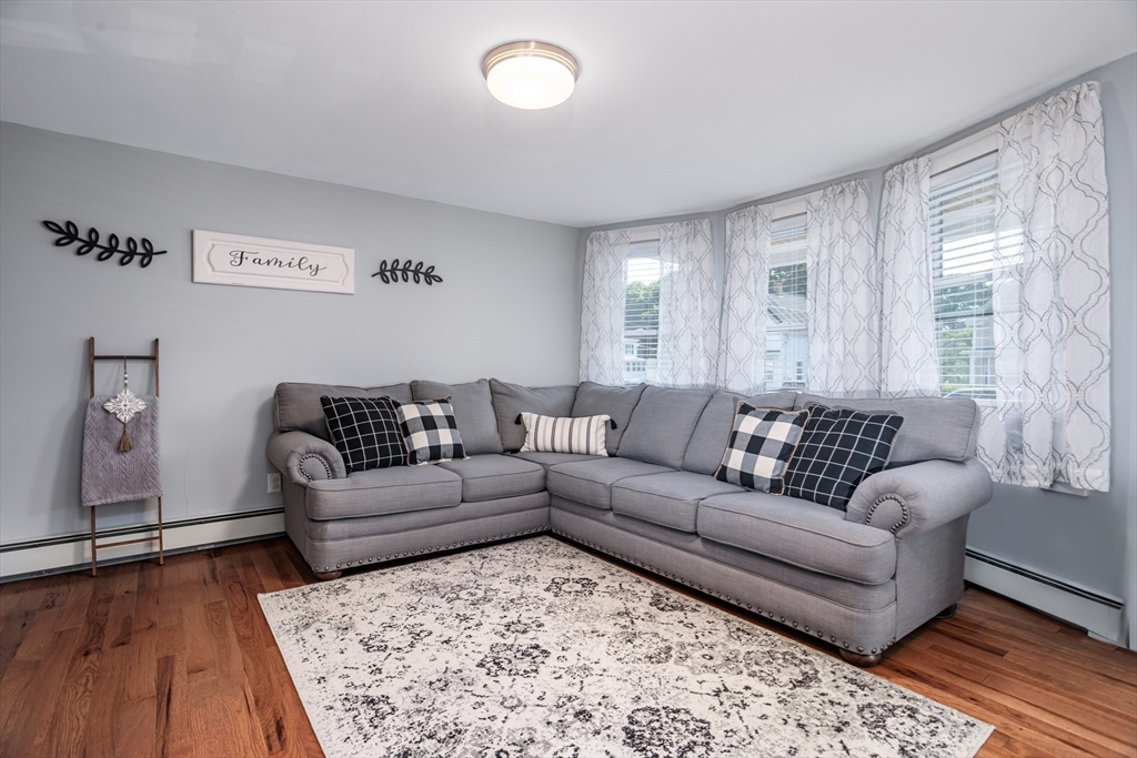 176 Hall St Property Photo 13