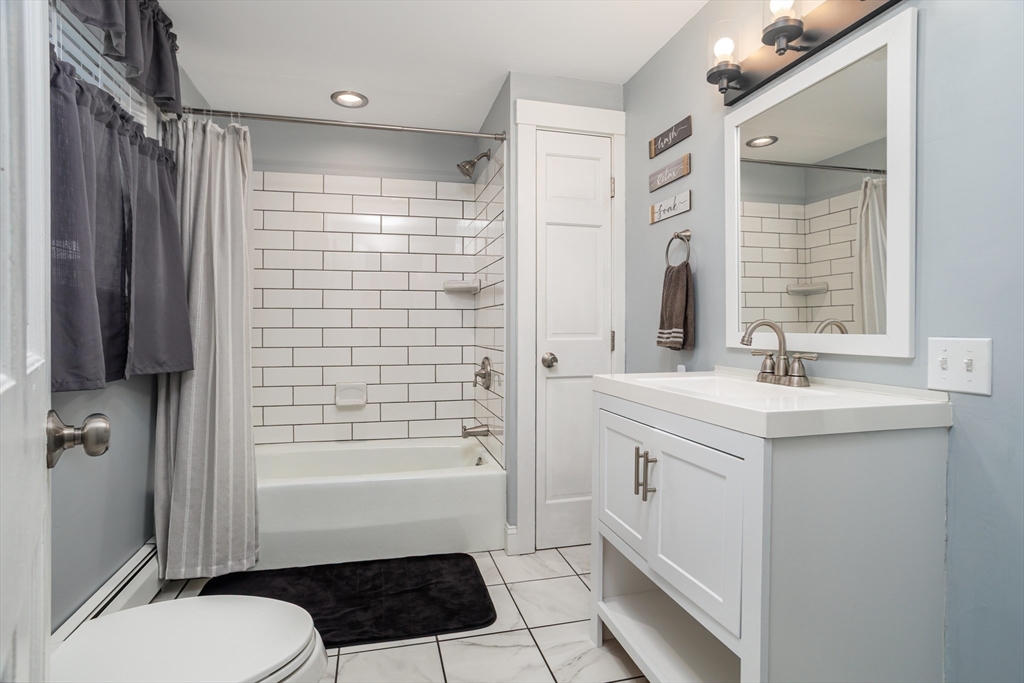 176 Hall St Property Photo 24