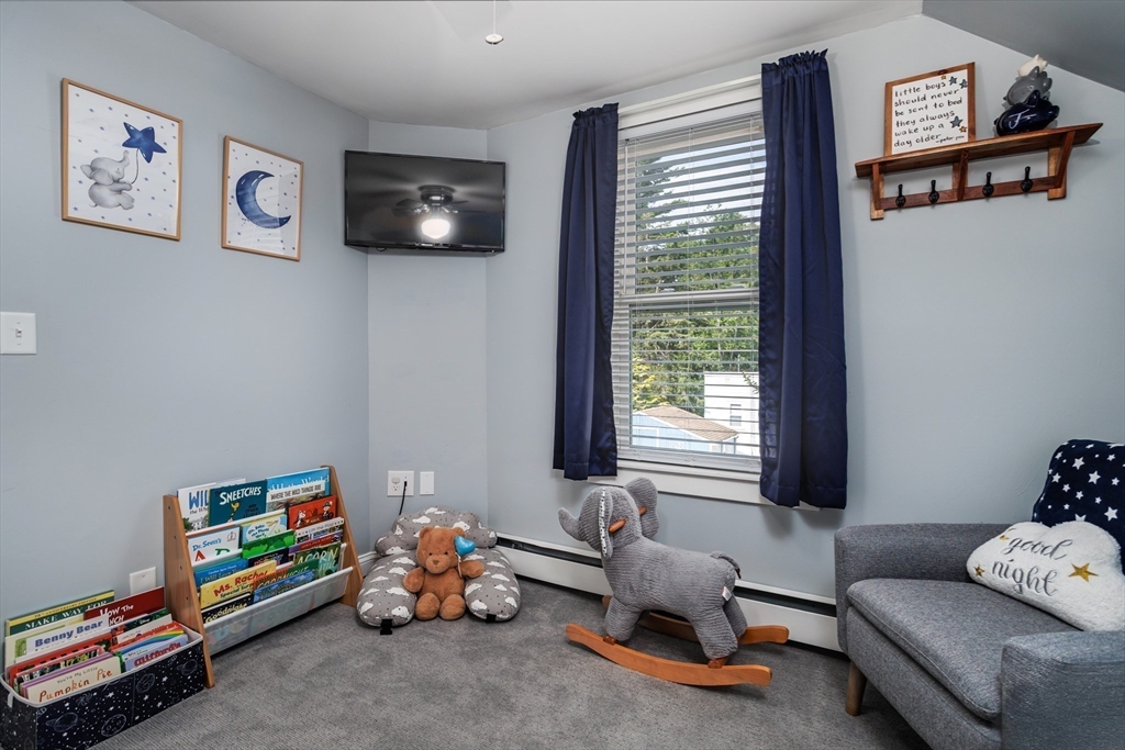 176 Hall St Property Photo 32