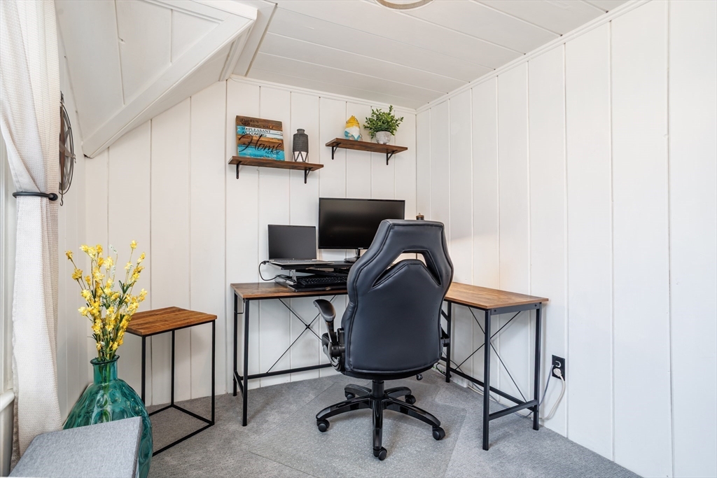 176 Hall St Property Photo 33