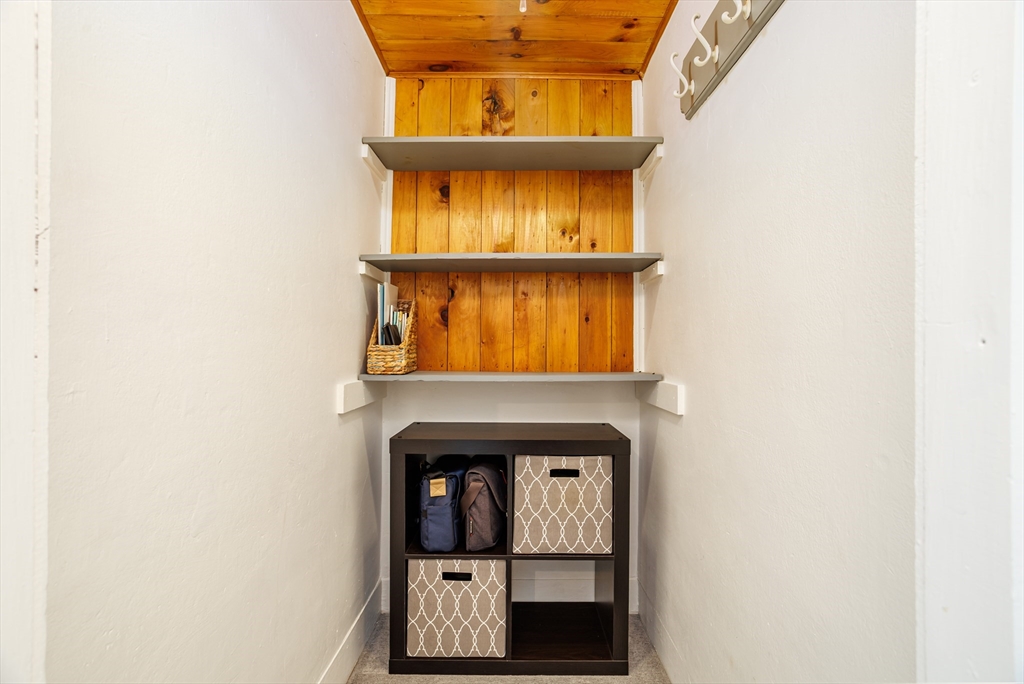 176 Hall St Property Photo 37