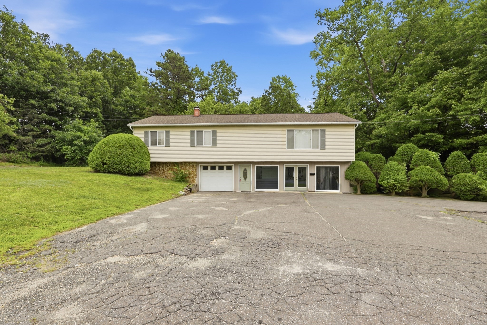 1303 Calkins Rd Property Photo 1
