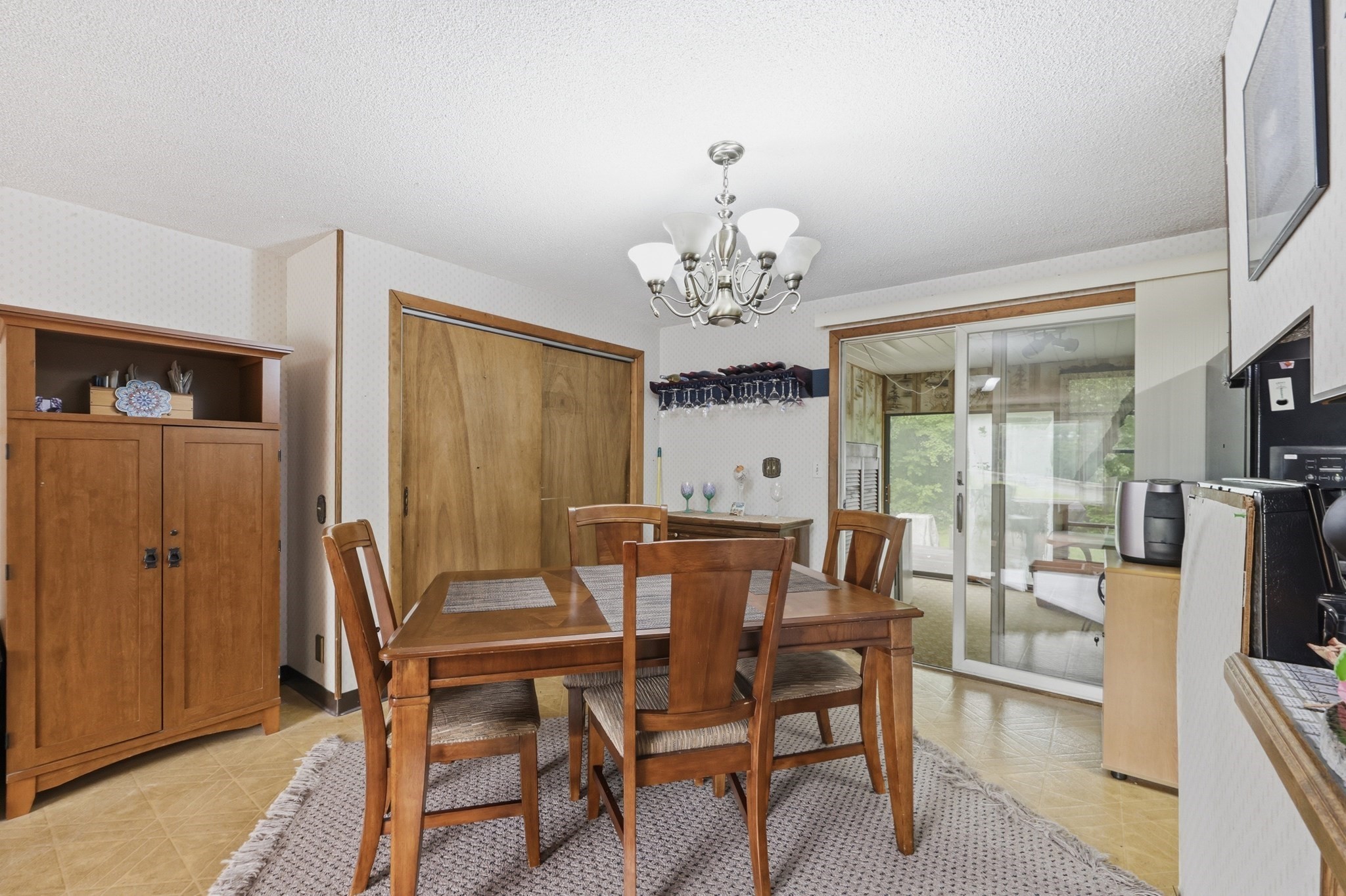 1303 Calkins Rd Property Photo 8