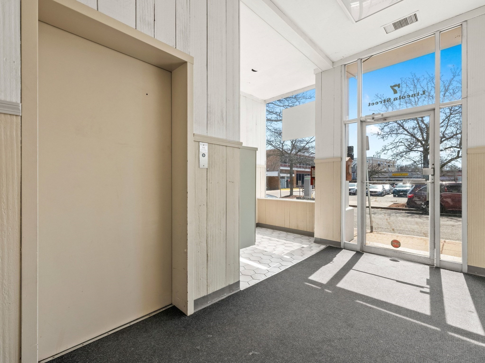 7 Lincoln Street # 300 Property Photo 2