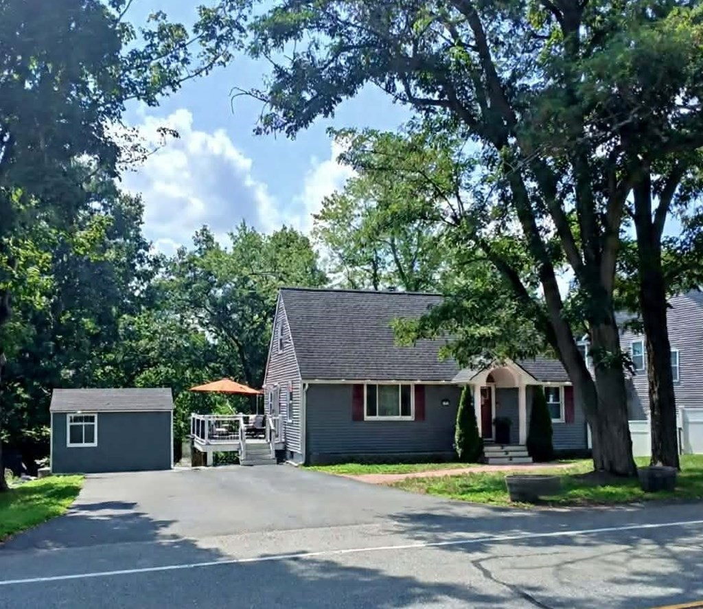 1582 Varnum Ave Property Photo 3