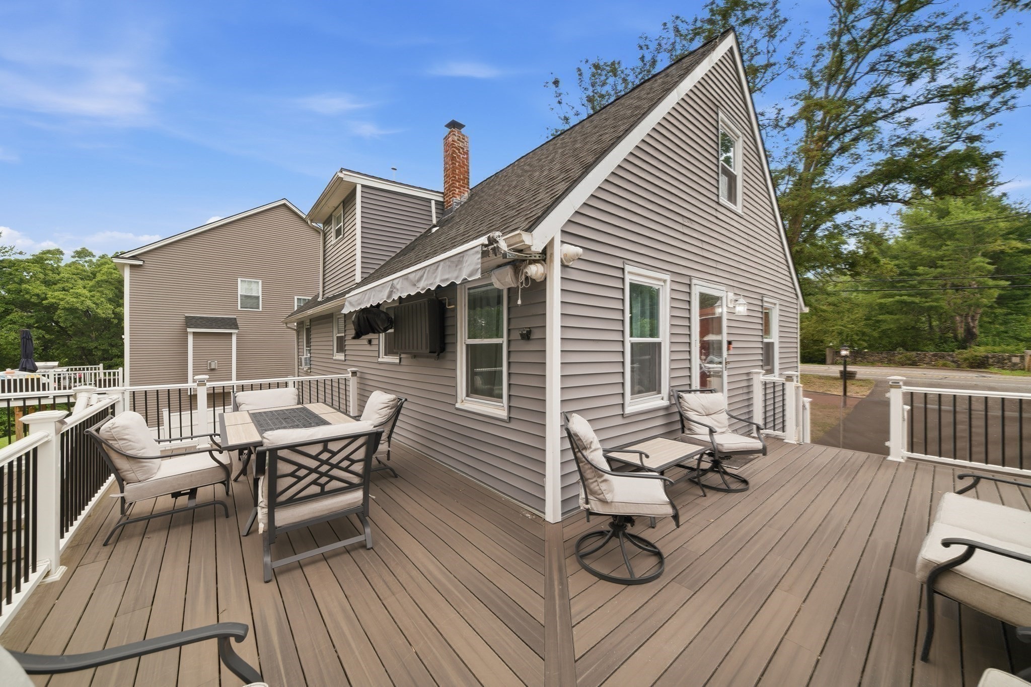 1582 Varnum Ave Property Photo 11