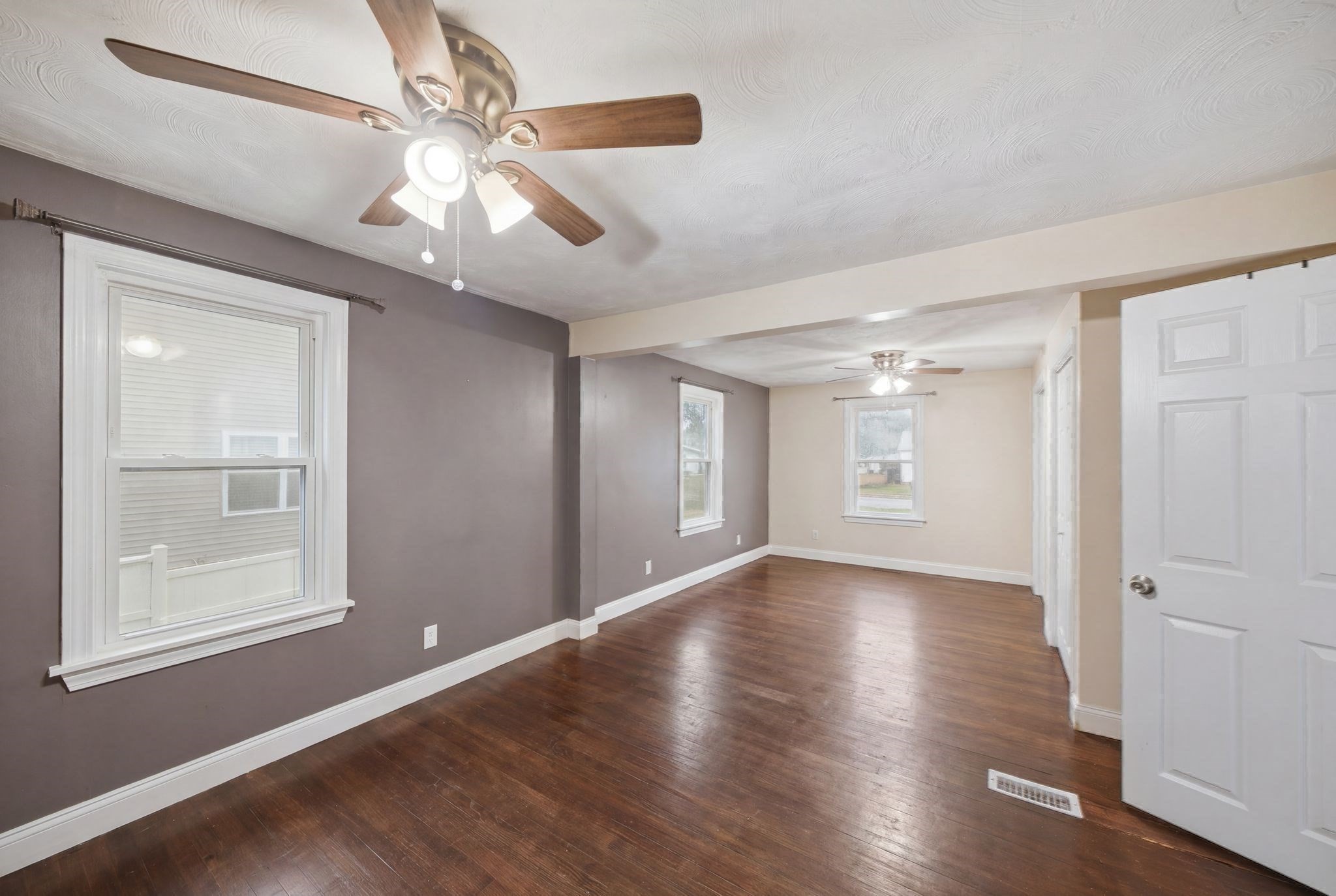 1582 Varnum Ave Property Photo 18