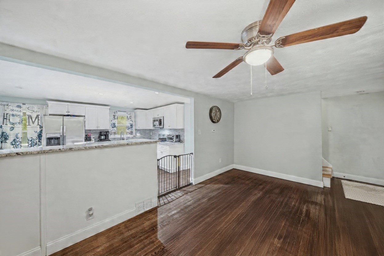 1582 Varnum Ave Property Photo 23