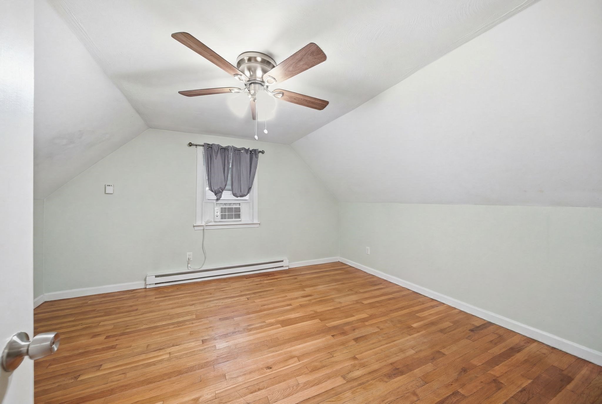 1582 Varnum Ave Property Photo 26