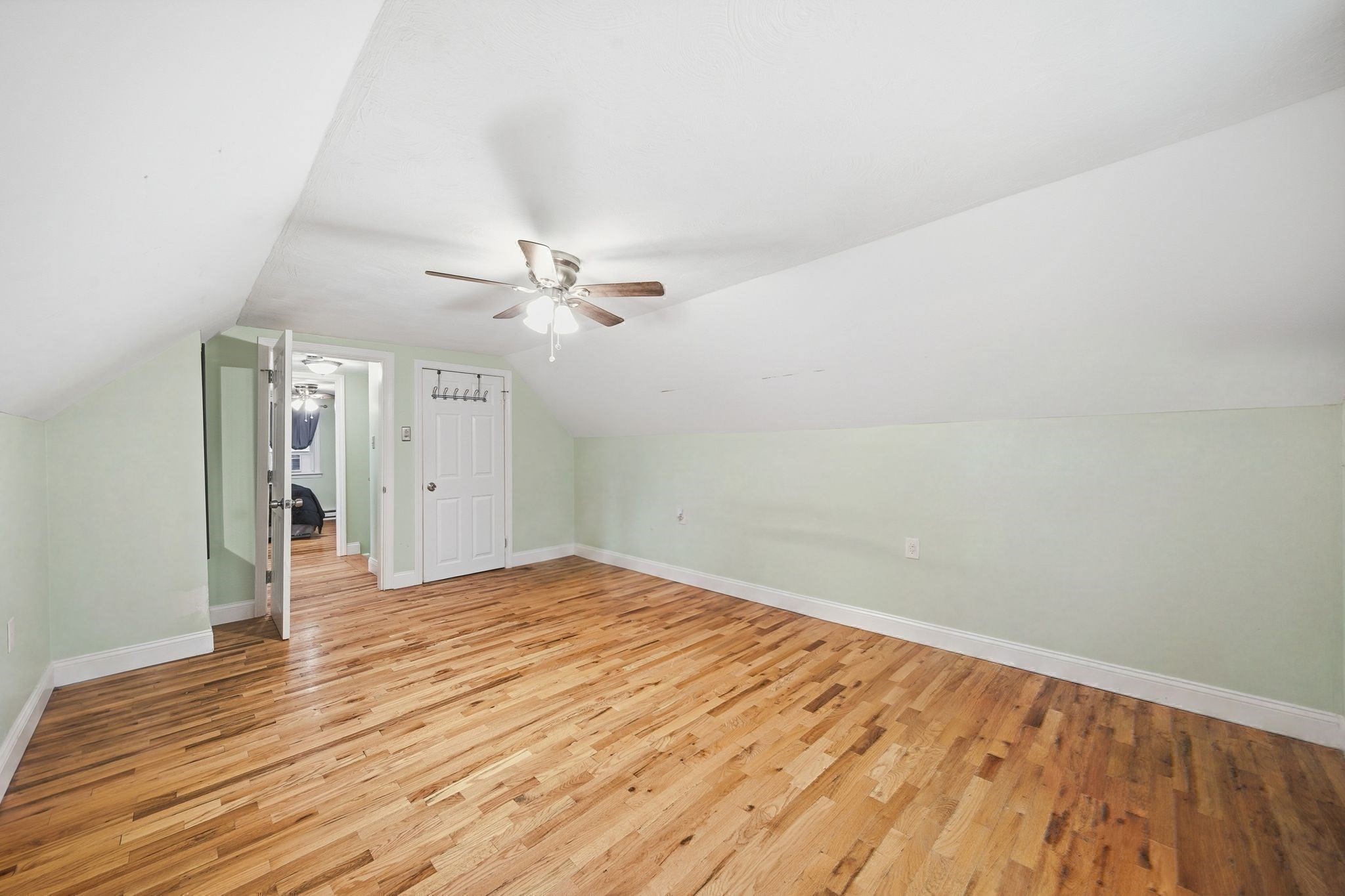 1582 Varnum Ave Property Photo 32
