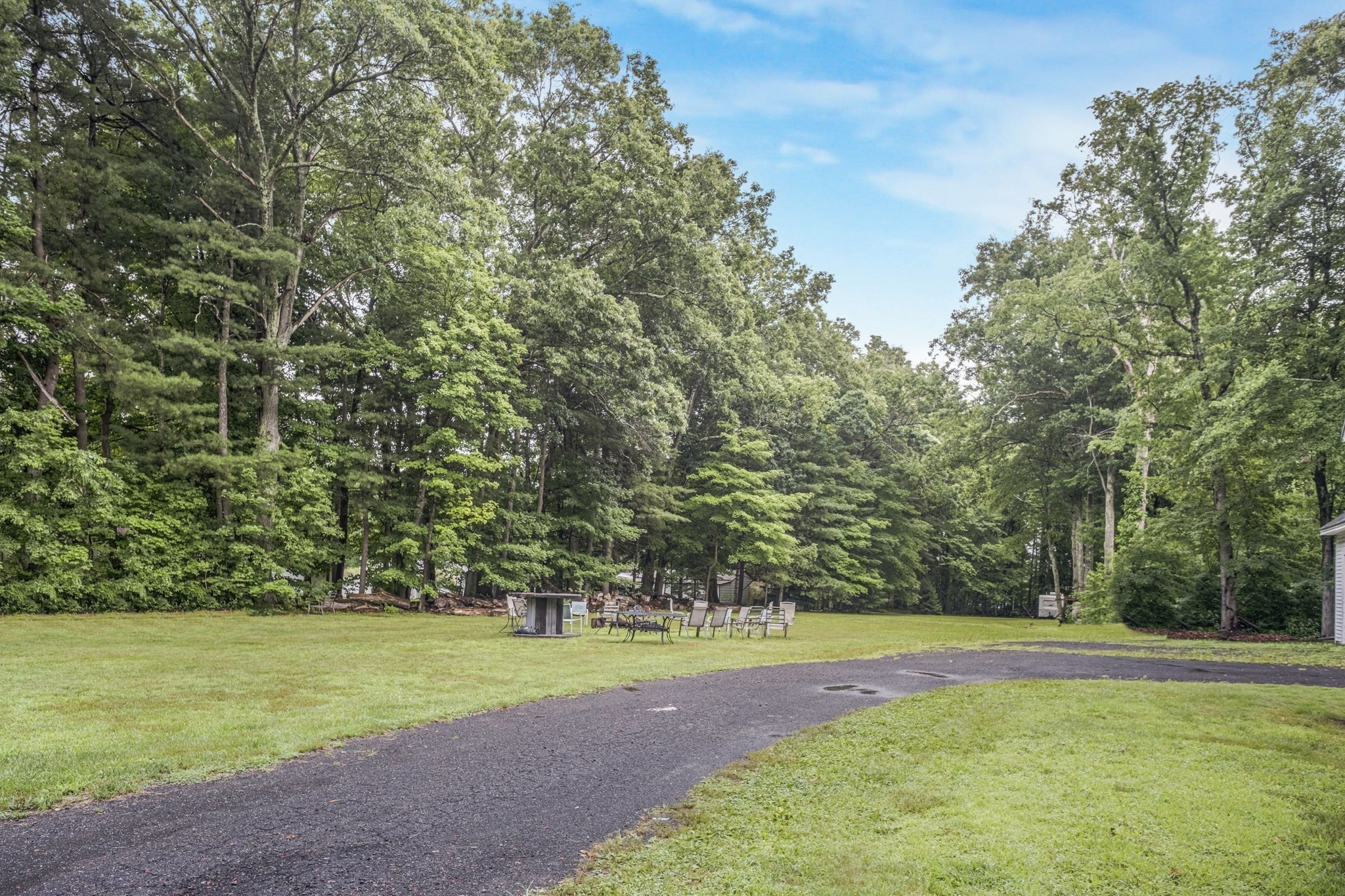 475 Somers Property Photo 11
