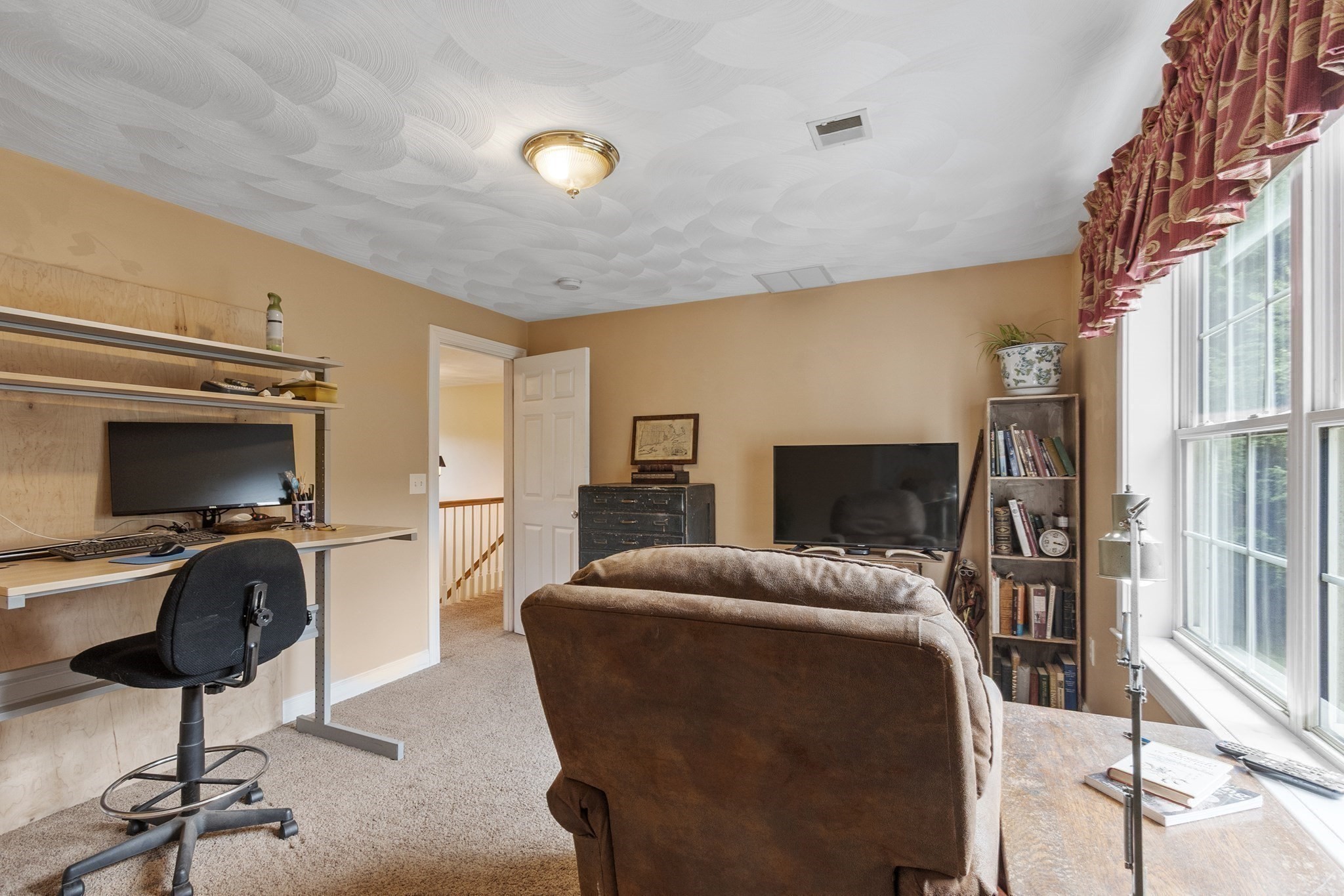 18 Lawrence St Property Photo 28