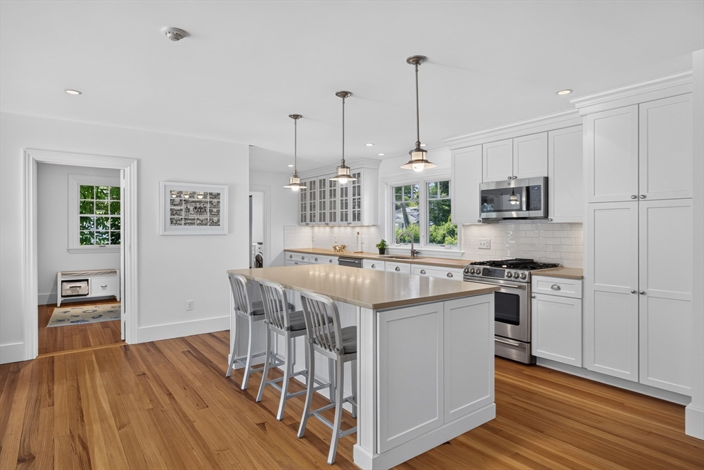 72 Water Street Property Photo 8