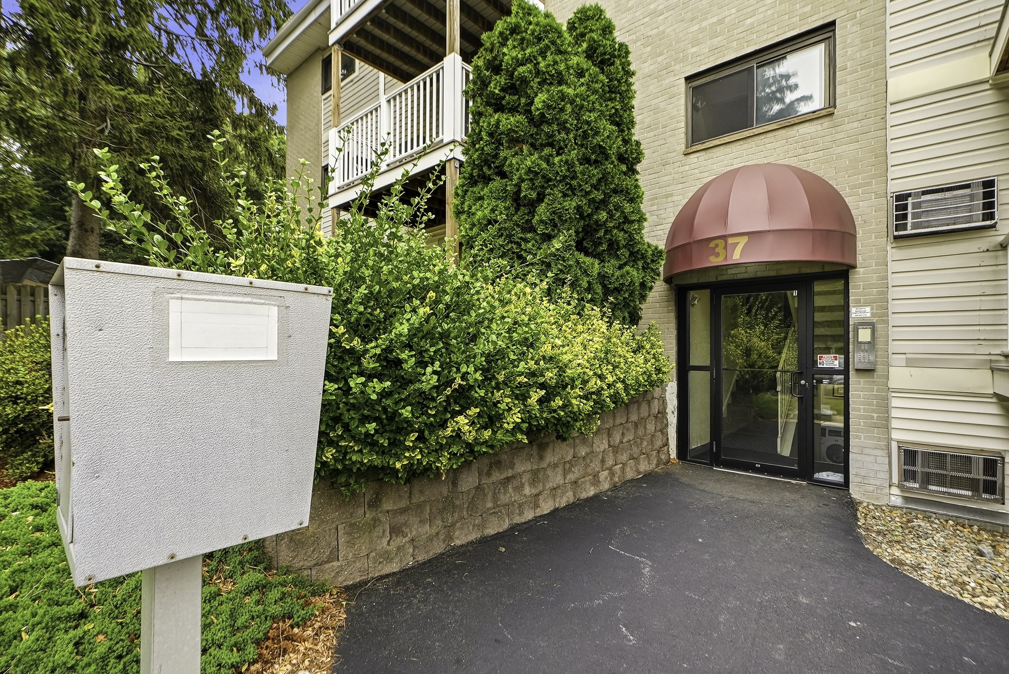 37 Hosmer St # 17 Property Photo 2