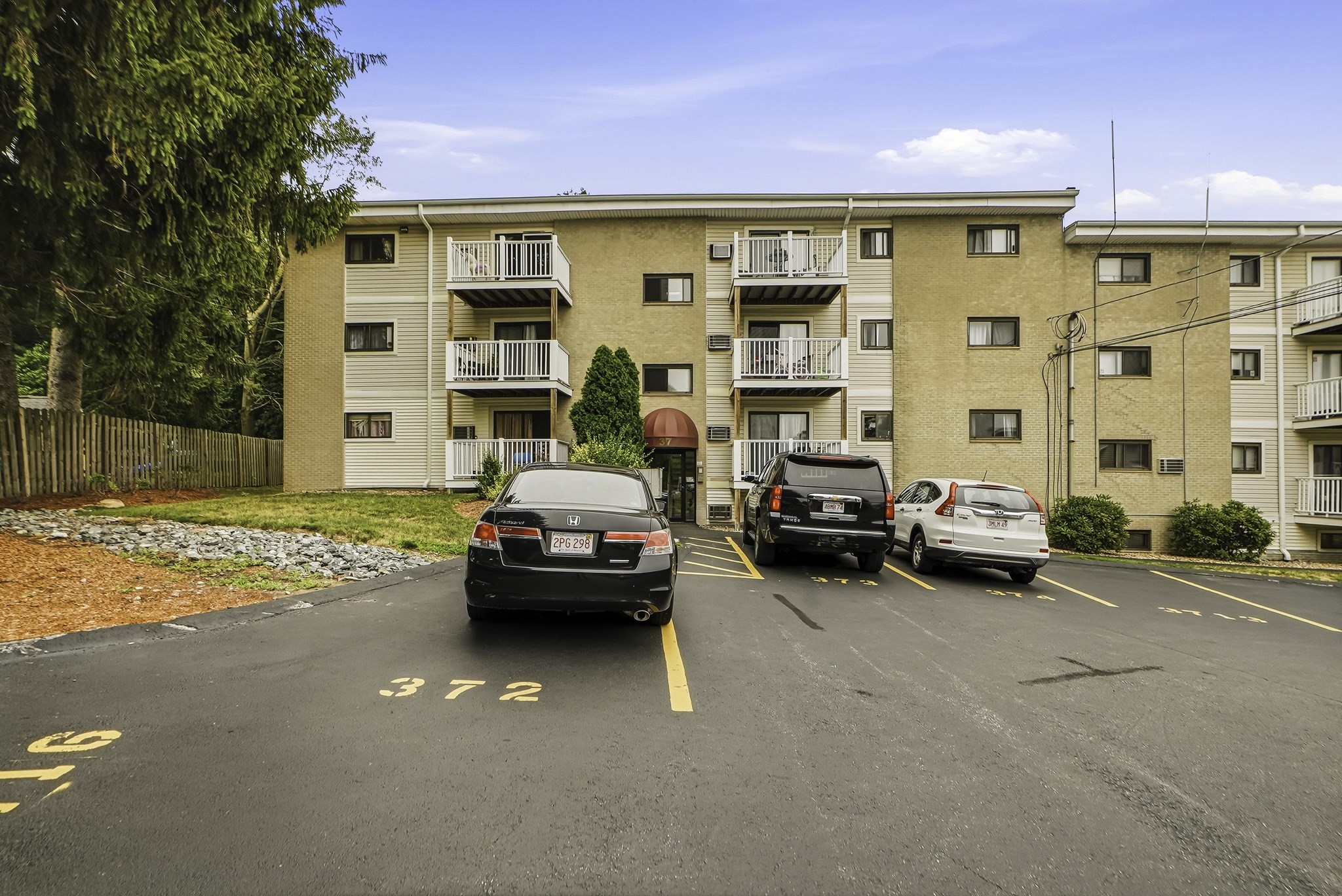 37 Hosmer St # 17 Property Photo 3
