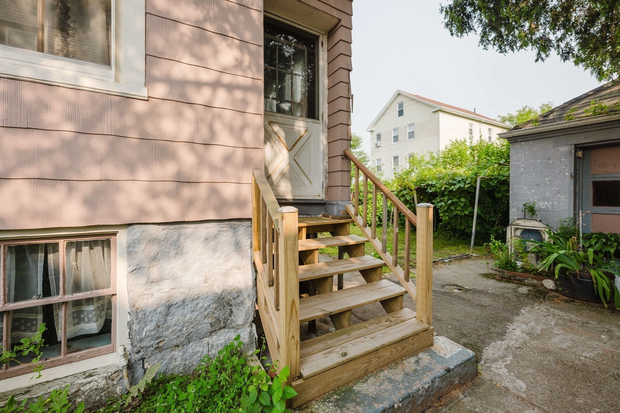 194 Coffin Ave Property Photo 4