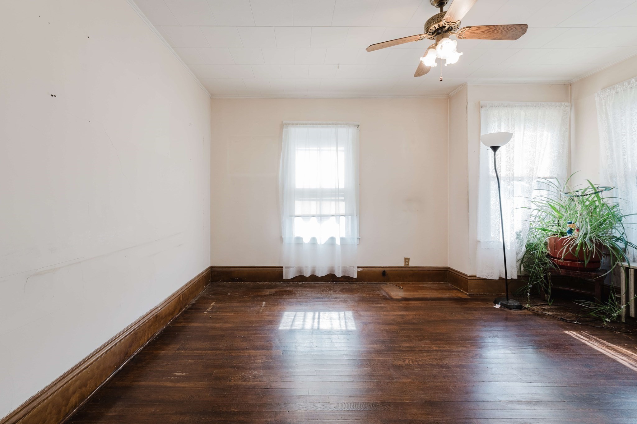 194 Coffin Ave Property Photo 8