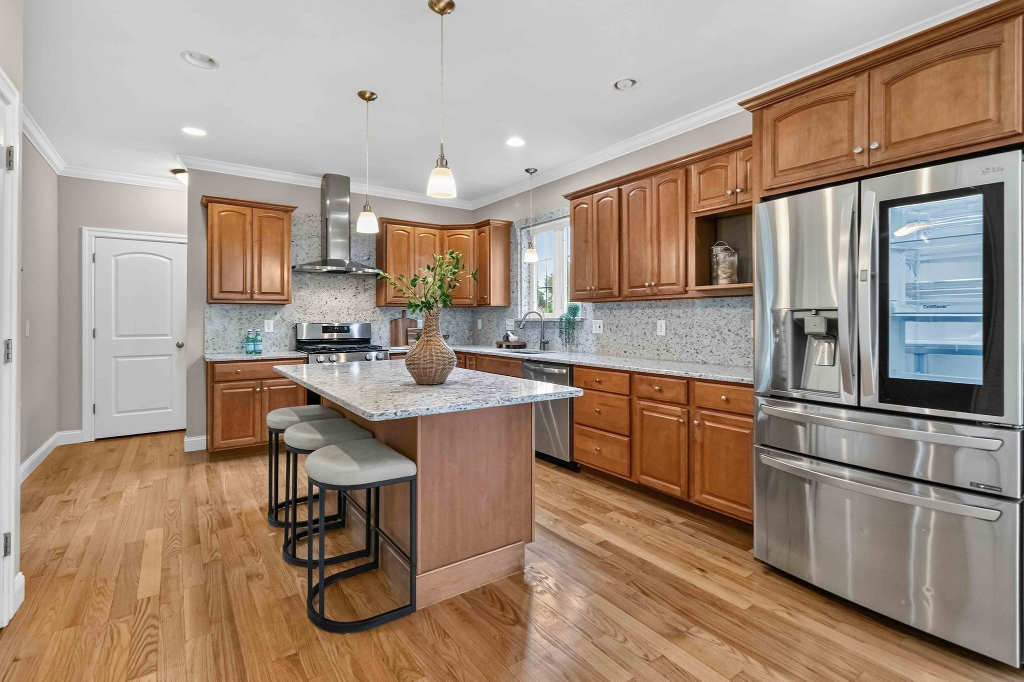 1055 Salem Street Property Photo 7